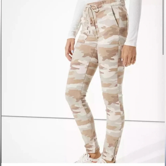 American eagle camo denim joggers size 0 in excellent like new condition - Picture 1 of 7